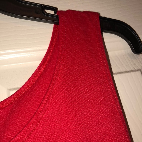 Red dress - Picture 3 of 3